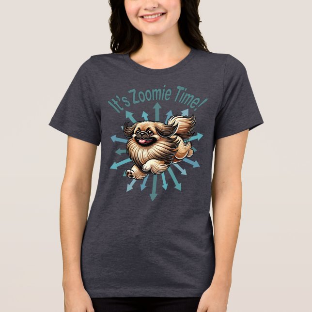 Zoomie Time Pekingese T Shirt (Framsida)