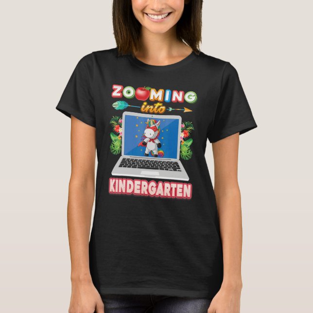 Zooming Into Kindergarten Grade Virtual Unicorn Ki T Shirt (Framsida)