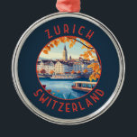 Züch Schweiz Retro Distress Circle Julgransprydnad Metall<br><div class="desc">Färgdesign för Zurich-retrovektor. De piklika körfälten i det centrala Altstadt-området (den gamla staden) på båda sidor av Limmatfloden återspeglar dess förmedeltida historia.</div>